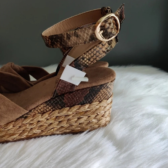 *NIB* Vince Camuto Keedra Snakeskin Print Sandal - Picture 6 of 8